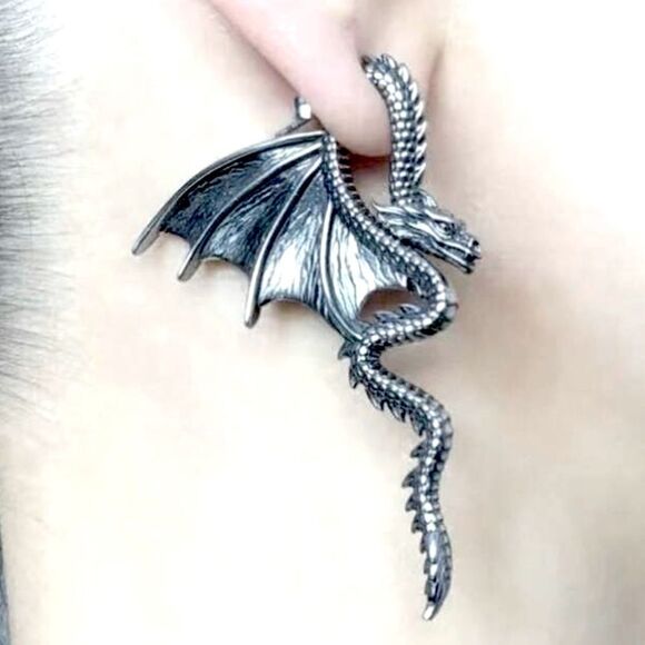 HALLOWEEN SALE Silver Vintage Medieval Goth Dragon Earrings - Picture 3 of 5